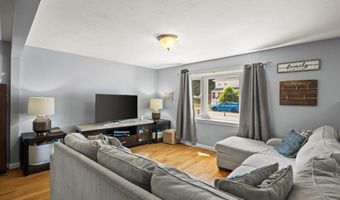 38 County St, Blackstone, MA 01504