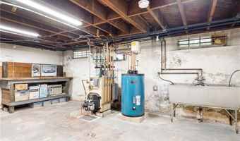 36 Kay Blvd, Newport, RI 02840