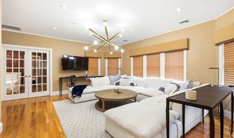 10 Wolcott Ave, Andover, MA 01810