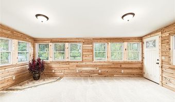 75 Hickory Dr, North Kingstown, RI 02852