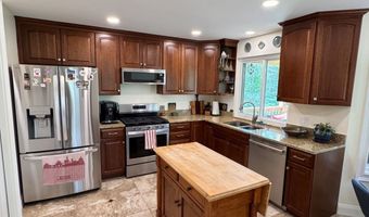 8047 Lavelle Rd, Athens, OH 45701