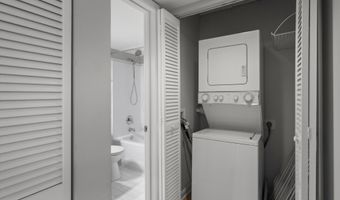 1001 N RANDOLPH St 715, Arlington, VA 22201