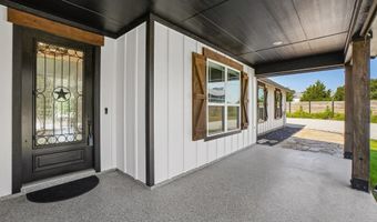 165 Rolling Bend Rd, Alvord, TX 76225