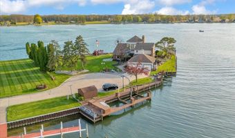 523 Lathrop Ave, Algonac, MI 48001