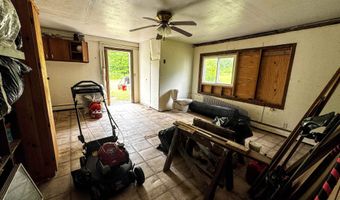 118 Foster Dr, Bennington, VT 05201