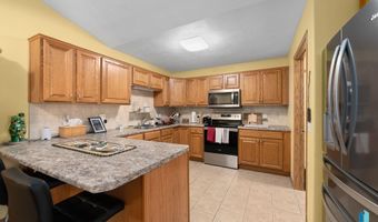 1012 E Magnolia Dr, Brandon, SD 57005