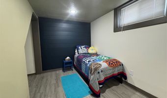 870 39th St, Des Moines, IA 50312