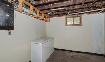 218 E 7th St, Ames, IA 50010