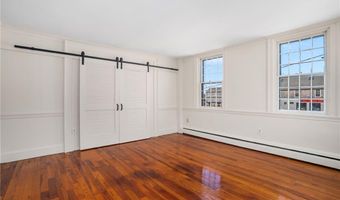 14 Elm St, Newport, RI 02840