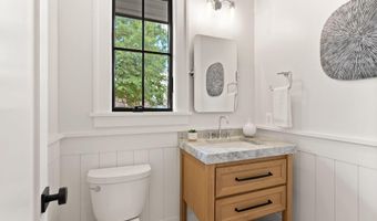 112 N HIGHLAND St, Arlington, VA 22201