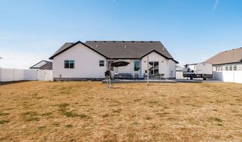 576 Hollow Dr, Ammon, ID 83401