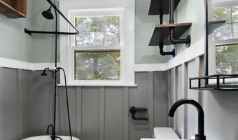 906 Fair St, Camden, SC 29020