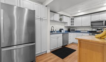 32 Glenview Dr 32, Cromwell, CT 06416