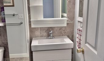 104 Lakewood Dr, Adrian, MI 49221