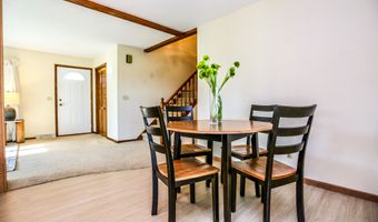 903 Willow Dr, Aberdeen, SD 57401