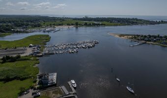 89 Commerce St, Clinton, CT 06413