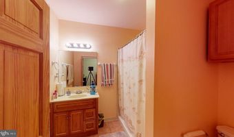 2072 SOL SHANHOLTZ Rd, Augusta, WV 26704