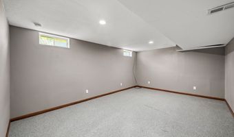 2805 NW Park Ln, Ankeny, IA 50023