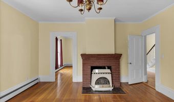 92 Cedar St, Belfast, ME 04915
