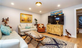 15 Castle St 9, East Greenwich, RI 02818