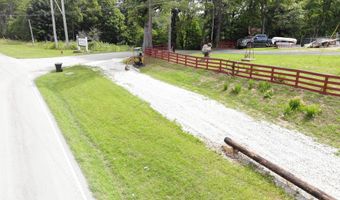 14 Manor Dr, Beattyville, KY 41311