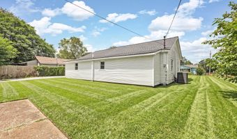 810 Sanders St, Athens, AL 35611