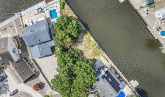 156 Cedar Run Rd, Bayville, NJ 08721
