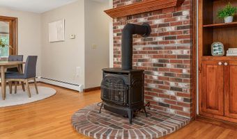 43 Lone Pine Cir, Barrington, NH 03825