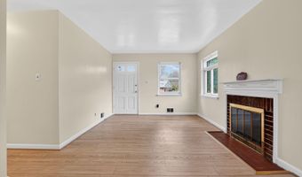 3601 CREST Dr, Annandale, VA 22003