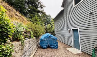 17166 MOUNTAIN Dr, Brookings, OR 97415