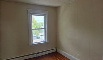 30 Cumberland St, Cumberland, RI 02864