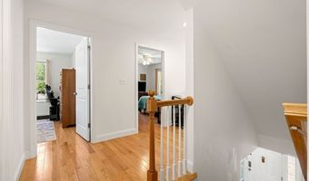 34 Amesbury Ave, Amesbury, MA 01913
