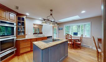 45 N Nabby Rd, Danbury, CT 06811