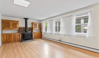 608 Berkeley Ave, Beachwood, NJ 08722