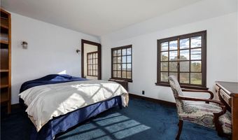 2180 Tower Hill Rd, North Kingstown, RI 02874