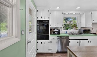 18 Vernon St, Ayer, MA 01432