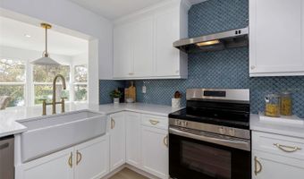 6321 BALBOA Ln, Apollo Beach, FL 33572