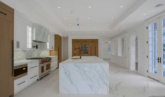 67 Robin Ln, Alpine, NJ 07620