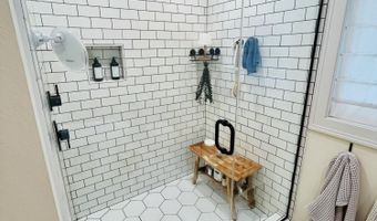 1209 NE 15th Ave, Aberdeen, SD 57401