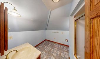 136 Lock Ln, Alum Creek, WV 25003
