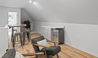 125 Fernwood Dr, East Greenwich, RI 02818