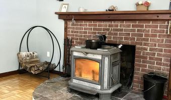 12 Nathaniel Dr, Amherst, NH 03031