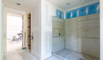195 Shady Grv, Alpharetta, GA 30009