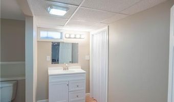 1 Knollwood Dr, Cumberland, RI 02864