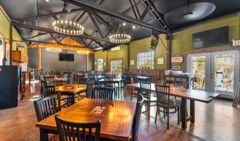 21338 OAK Ln, Aurora, OR 97002