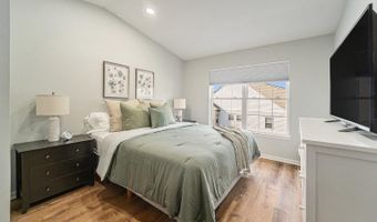 1043 Maiden Ln, Ann Arbor, MI 48105