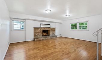 6828 WINTER Ln, Annandale, VA 22003