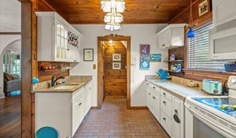 42 Robbins Ave, Amityville, NY 11701