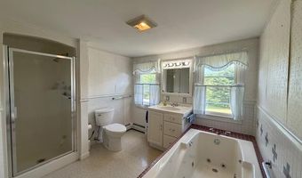 10 Palm St, Baileyville, ME 04694