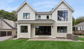 227 S Mitchell Ave, Arlington Heights, IL 60005